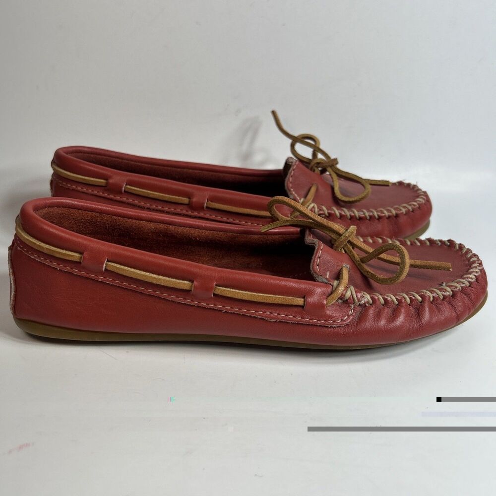 Minnetonka Women Loafers Size 7.5 Red  Leather Flat Moccasins Boat Shoes Slipon